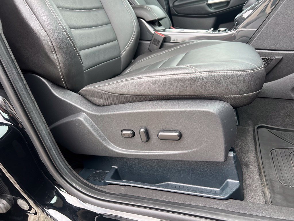 Used 2016 Ford Escape Titanium AWD/4WD image 24