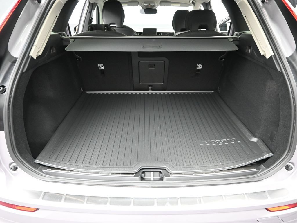 New 2026 Volvo XC60 B5 Plus w/ Climate Package AWD/4WD image 15