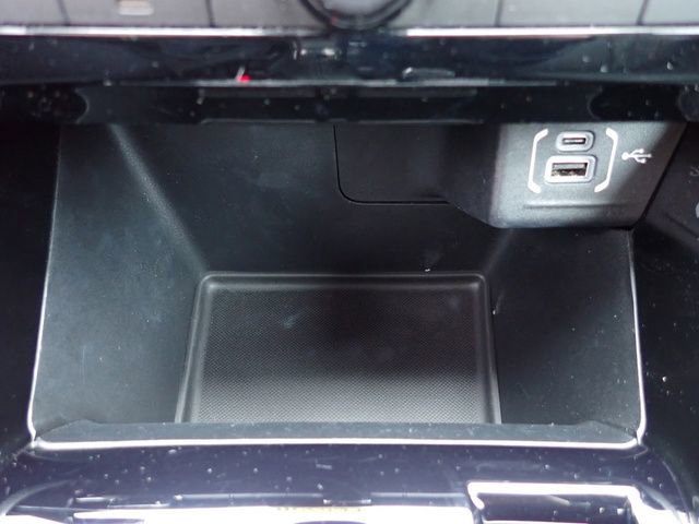 Used 2023 Jeep Compass Limited image 22