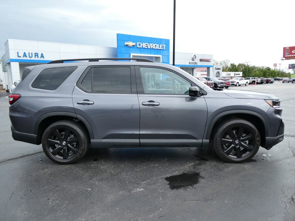 Used 2025 Honda Pilot Black Edition image 5