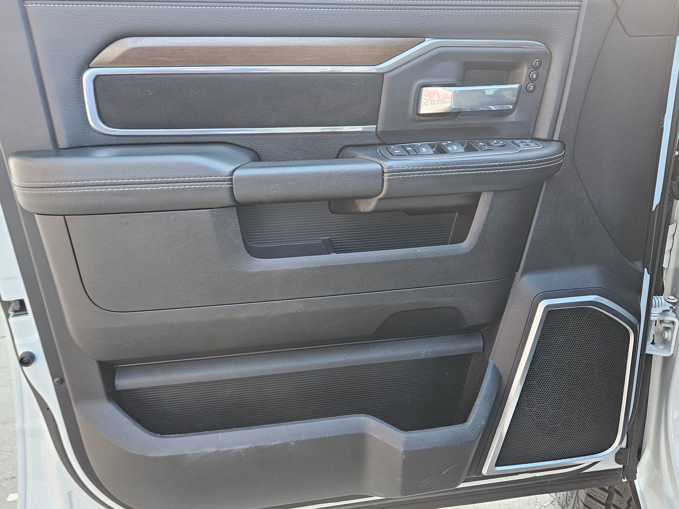 Used 2024 RAM 2500 Laramie image 17