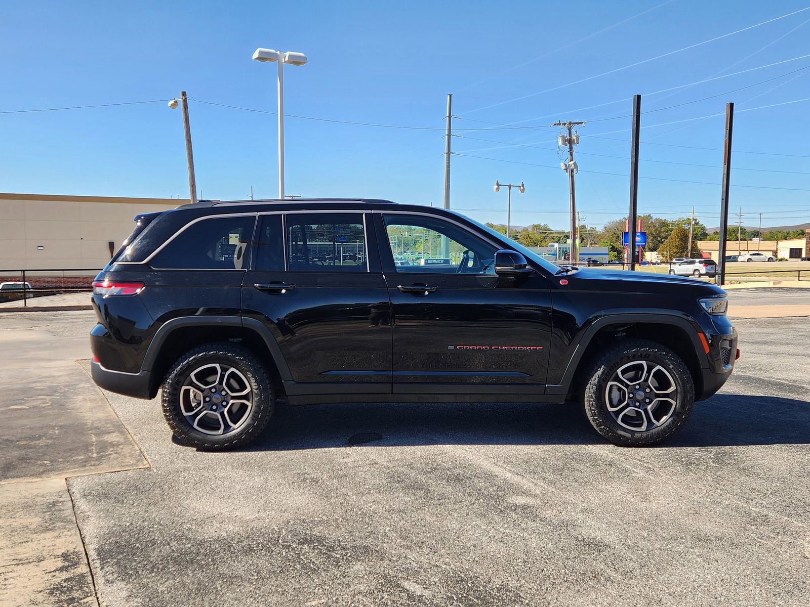 Used 2022 Jeep Grand Cherokee Trailhawk image 7