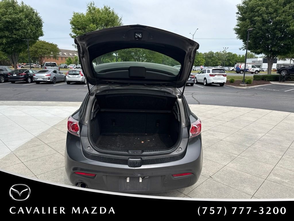 Used 2013 MAZDA MAZDA3 i Touring w/ Preferred Equipment Pkg FWD image 7