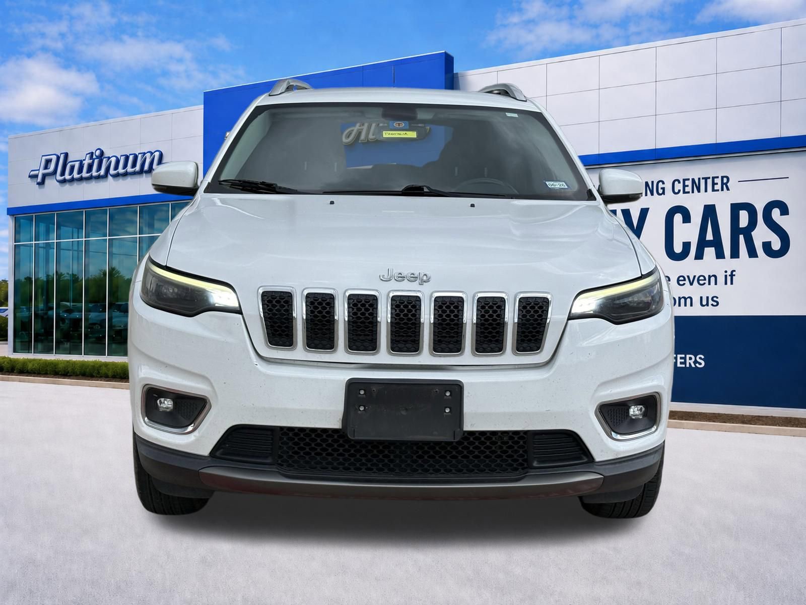 Used 2019 Jeep Cherokee Limited AWD/4WD image 2