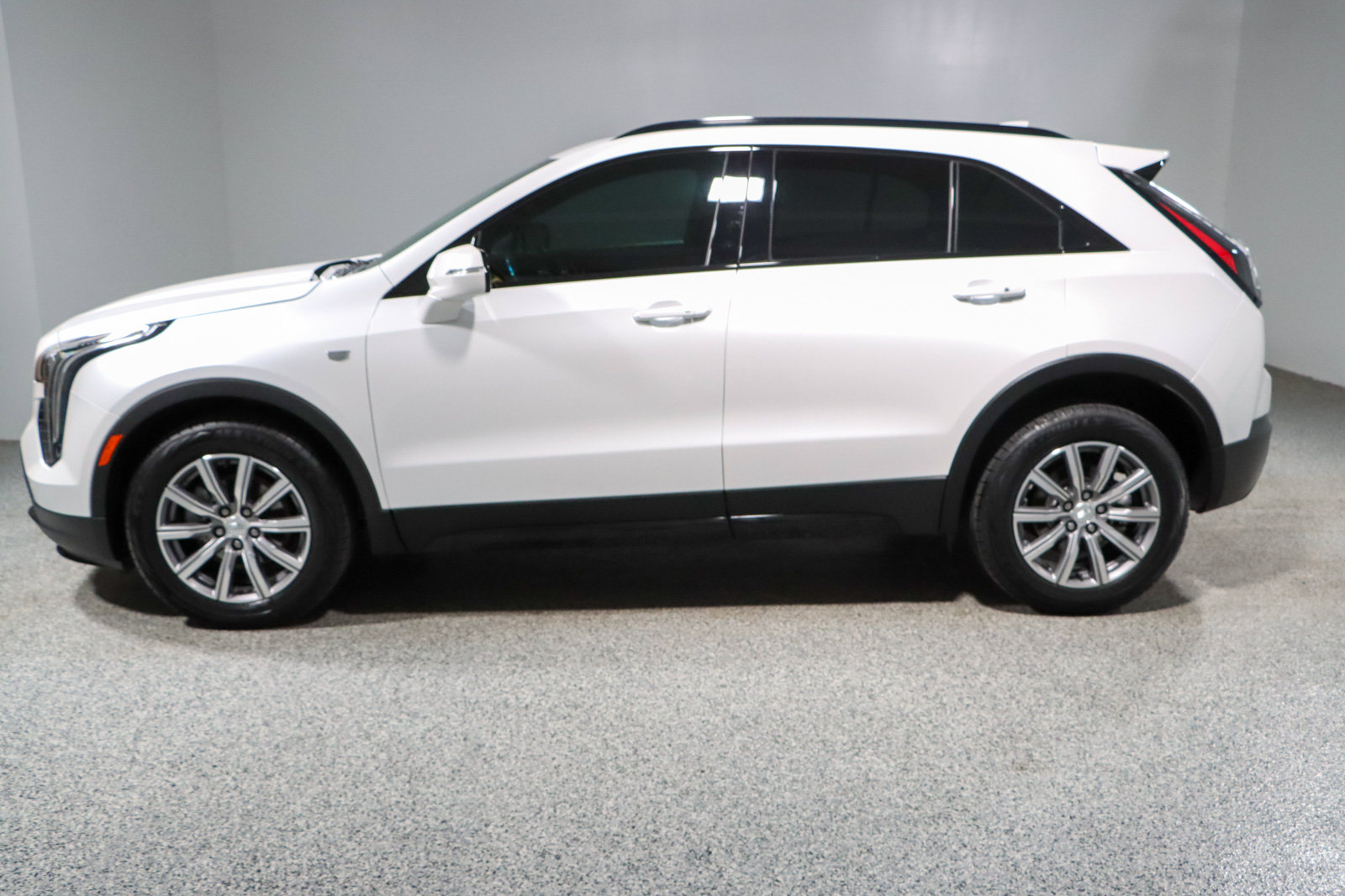 Used 2023 Cadillac XT4 Sport w/ Sun And Sound Package AWD/4WD image 10