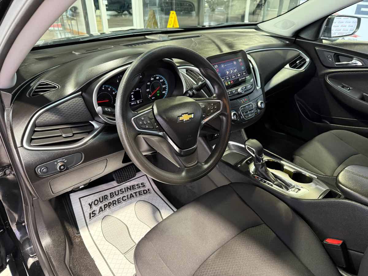 Used 2025 Chevrolet Malibu LT FWD image 29