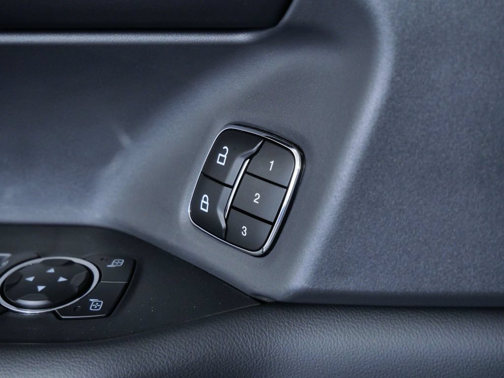 Used 2023 Ford Expedition Platinum AWD/4WD image 25