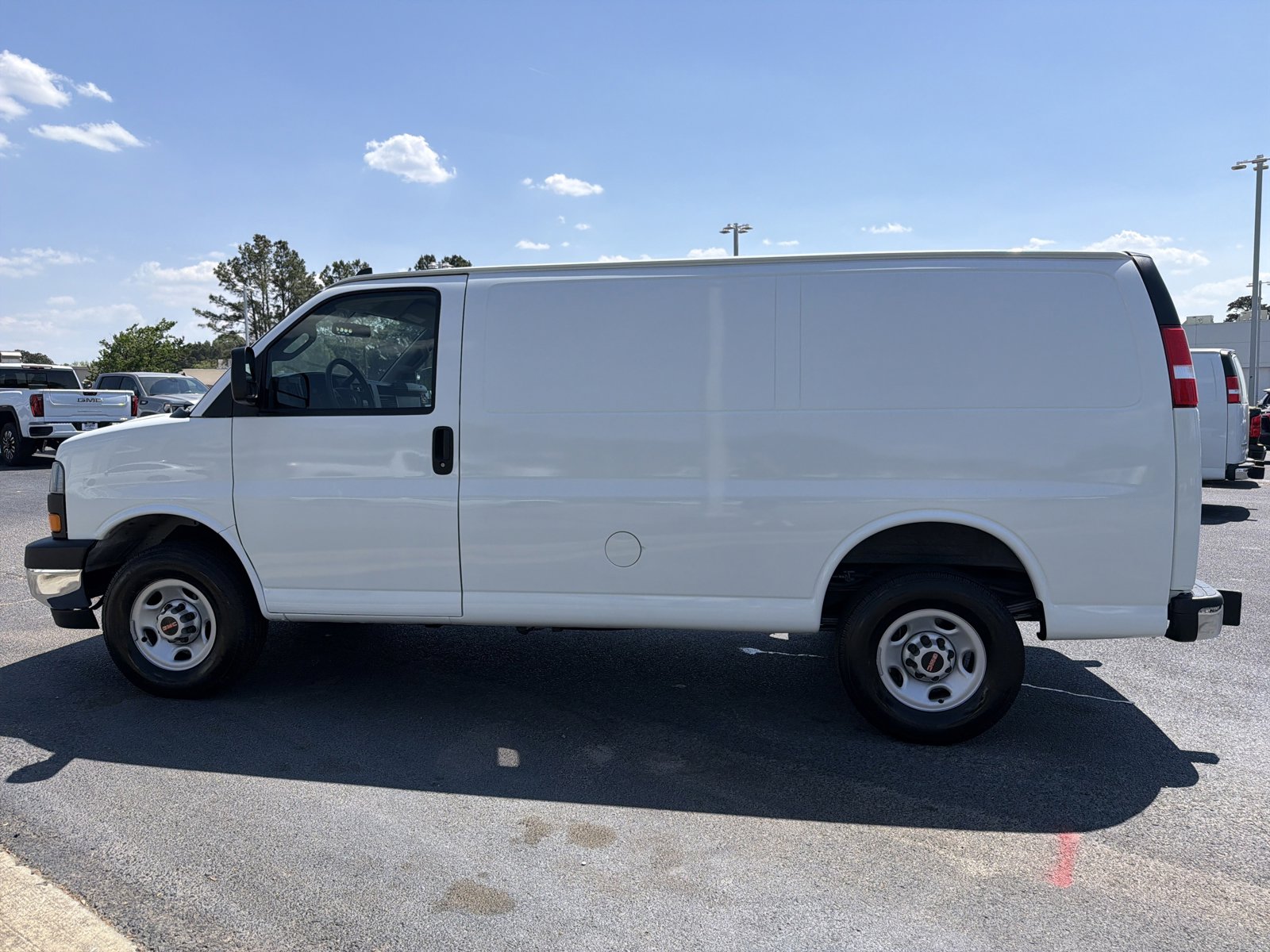 Used 2024 GMC Savana 2500 w/ Driver Convenience Package RWD image 20