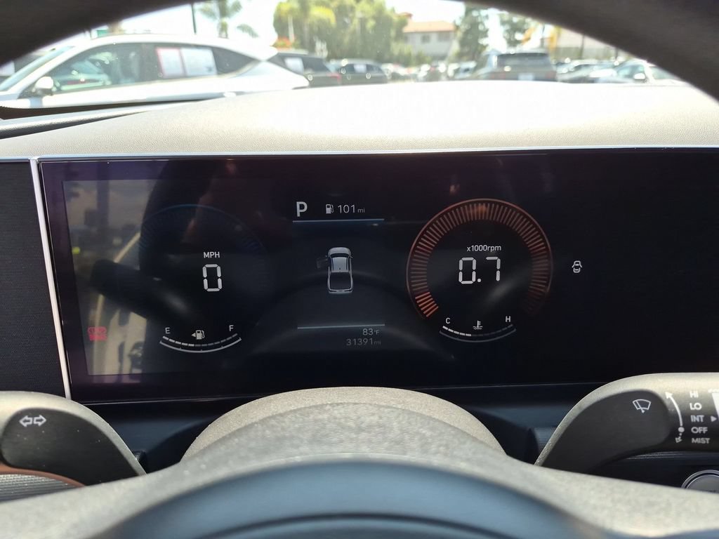 Used 2025 Hyundai Santa Cruz SEL AWD/4WD image 16