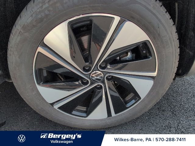 Used 2024 Volkswagen Taos SE AWD/4WD image 5