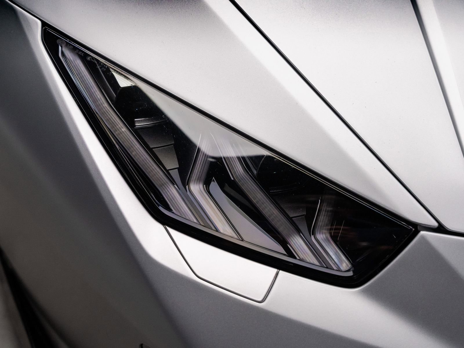 Used 2015 Lamborghini Huracan LP 610-4 AWD/4WD image 18
