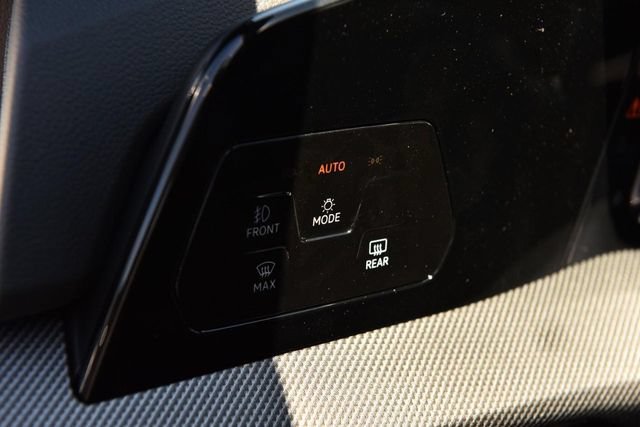 New 2026 Volkswagen GTI SE FWD image 10