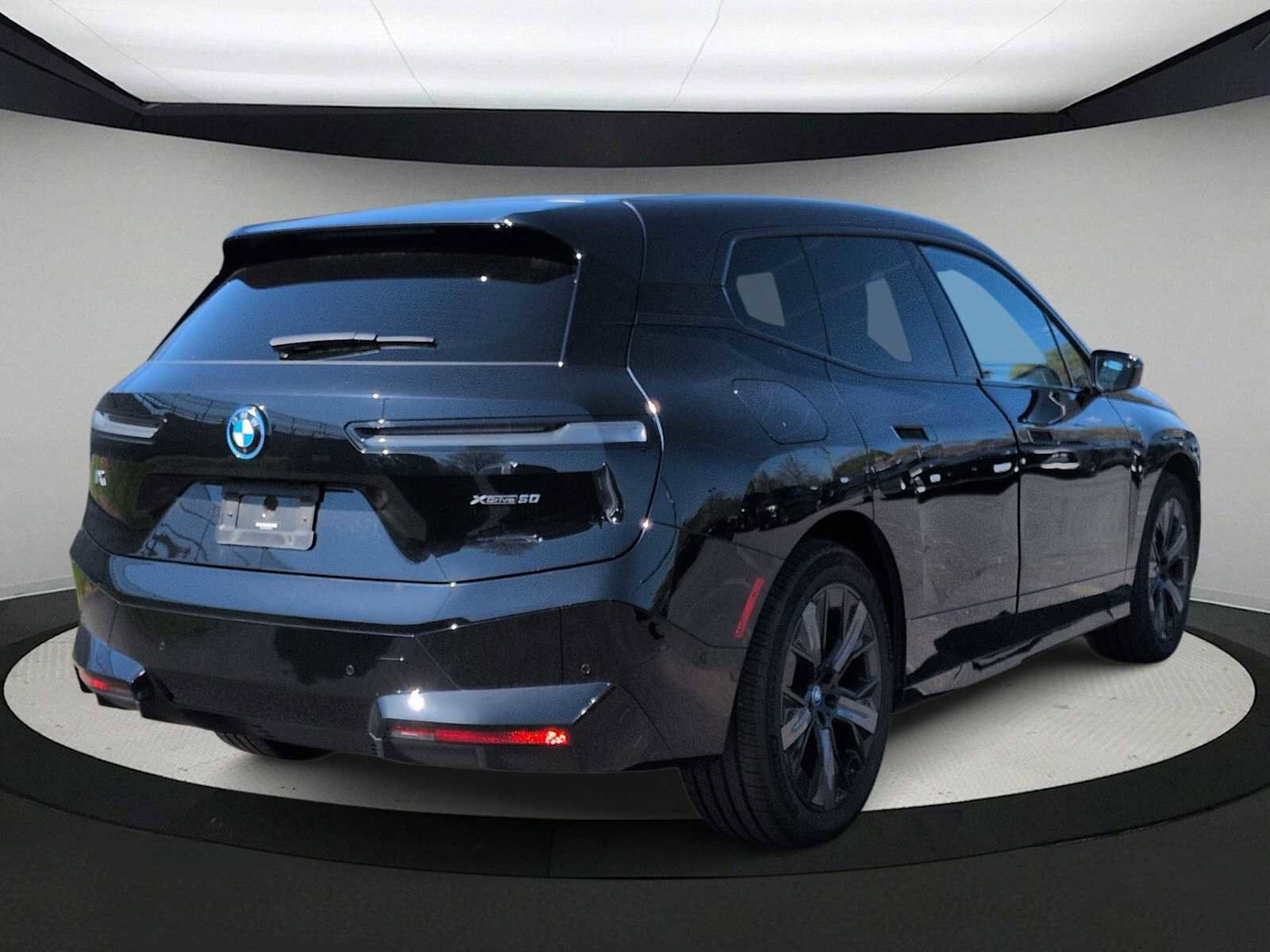 Certified 2024 BMW iX xDrive50 w/ Premium Package image 8