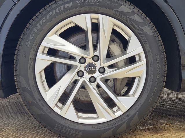 Used 2023 Audi Q7 3.0T Prestige image 12