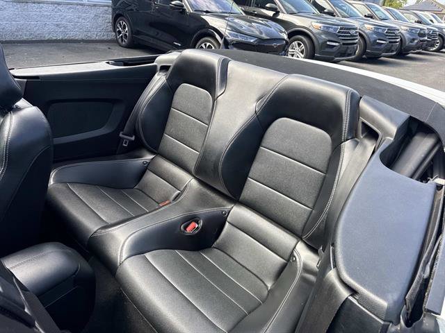 Used 2022 Ford Mustang Premium RWD image 34