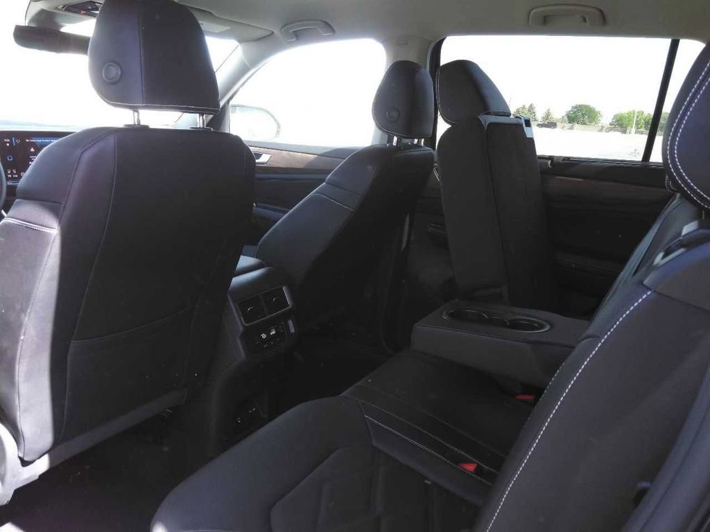 Used 2026 Volkswagen Atlas SE AWD/4WD image 11