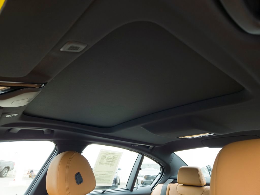 Used 2023 BMW 530i w/ Premium Package RWD image 15