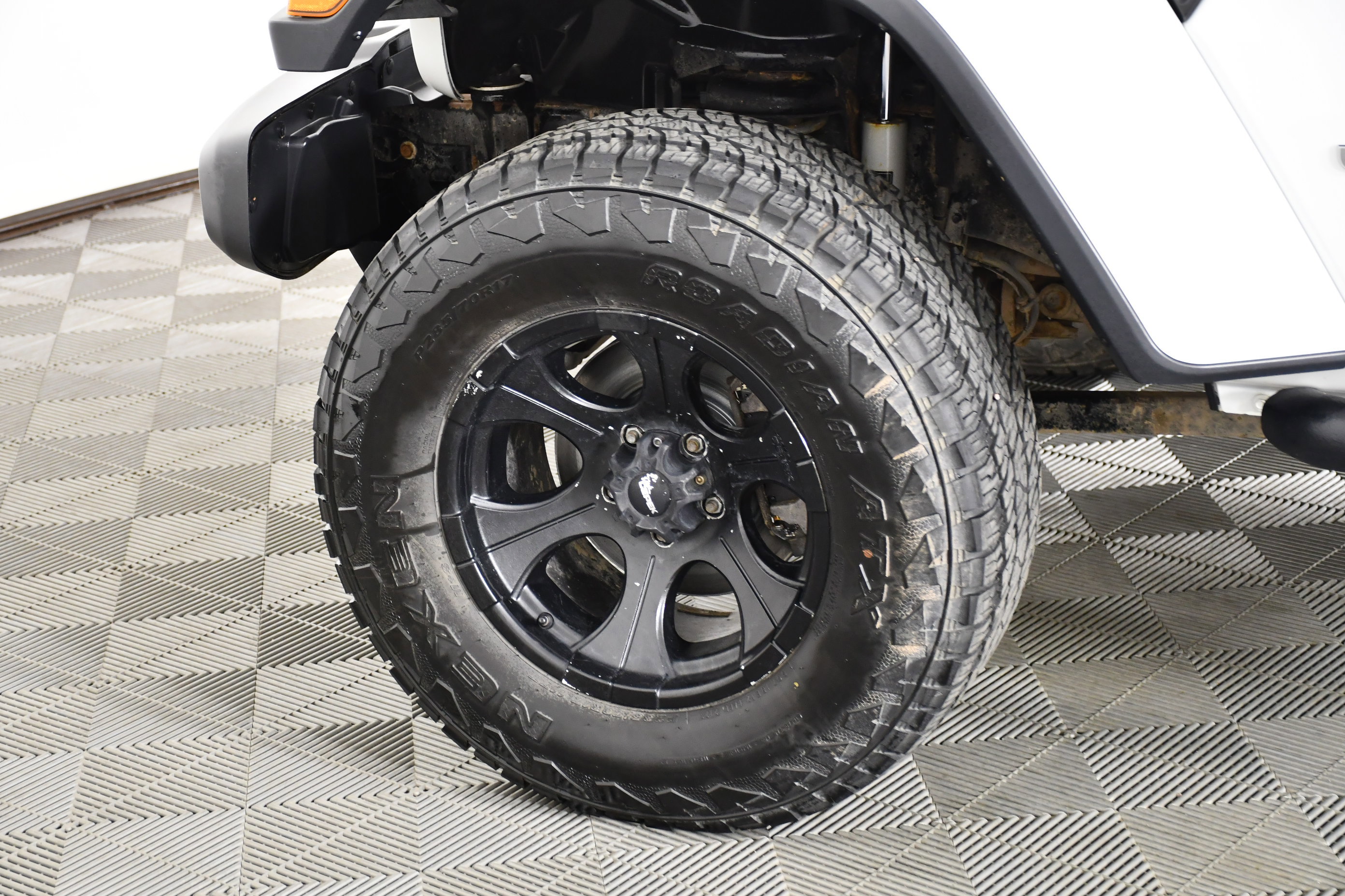Used 2018 Jeep Wrangler Unlimited Sahara w/ Uconnect 4C Nav & Sound Group image 52
