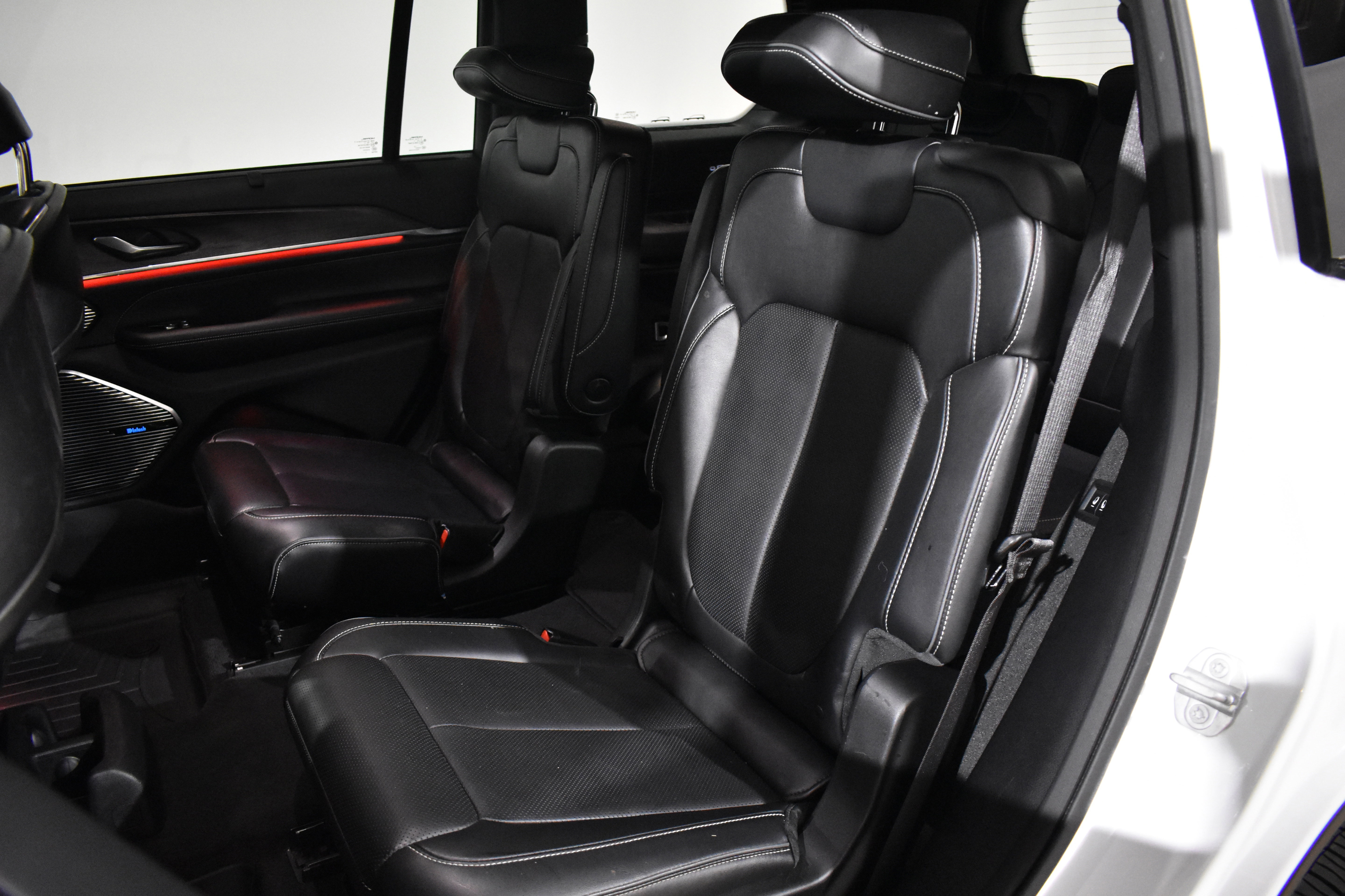 Used 2021 Jeep Grand Cherokee L Overland w/ Luxury Tech Group IV image 26