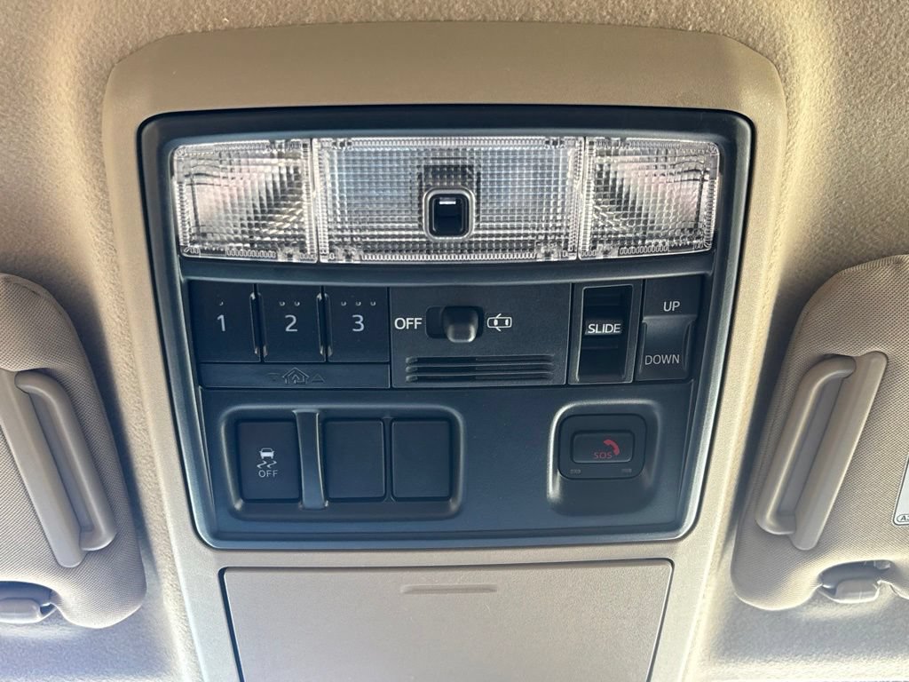 Used 2023 Toyota 4Runner SR5 Premium w/ Moonroof Package RWD image 17