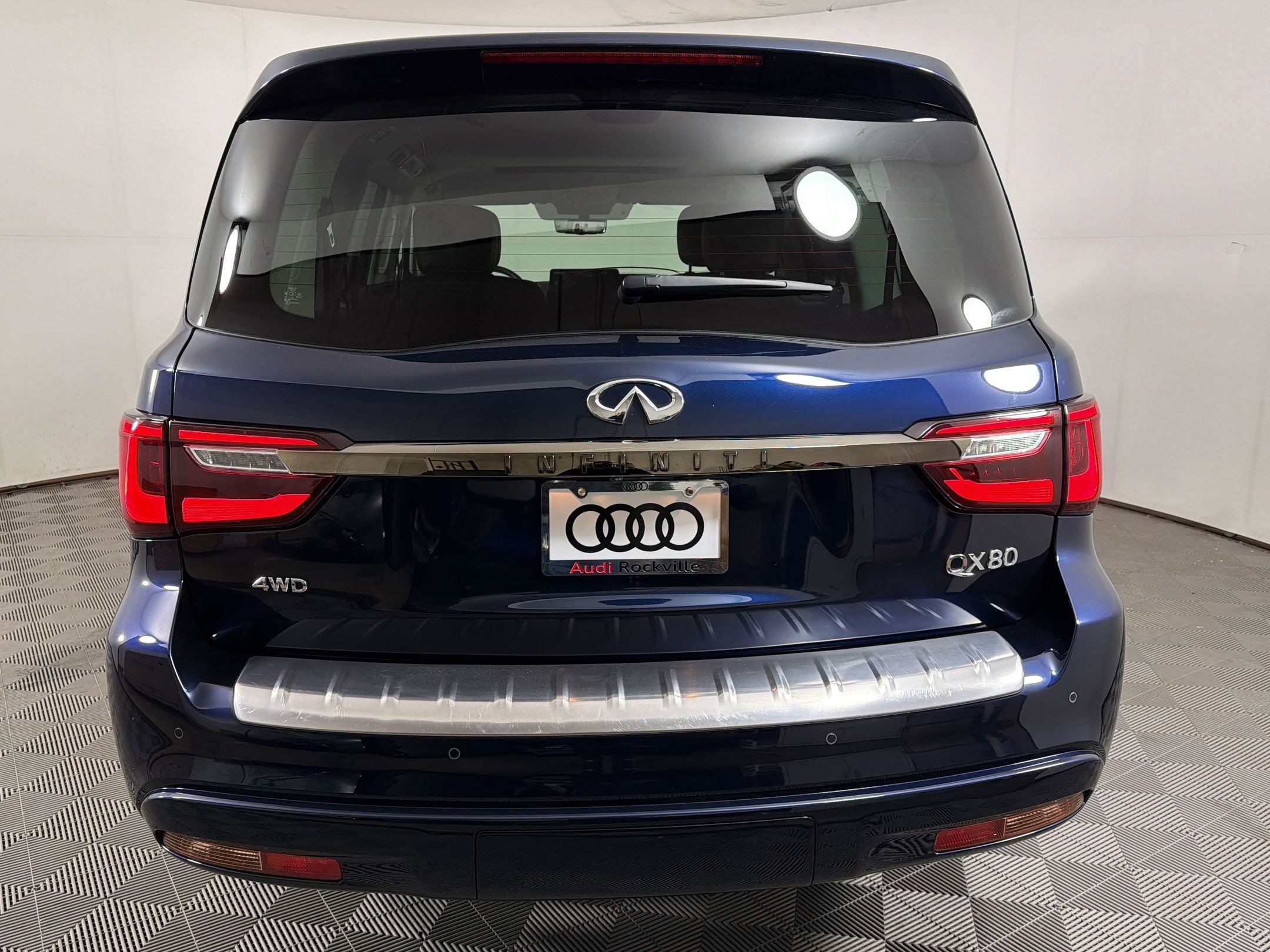 Used 2023 INFINITI QX80 Premium Select w/ Cargo Package AWD/4WD image 10