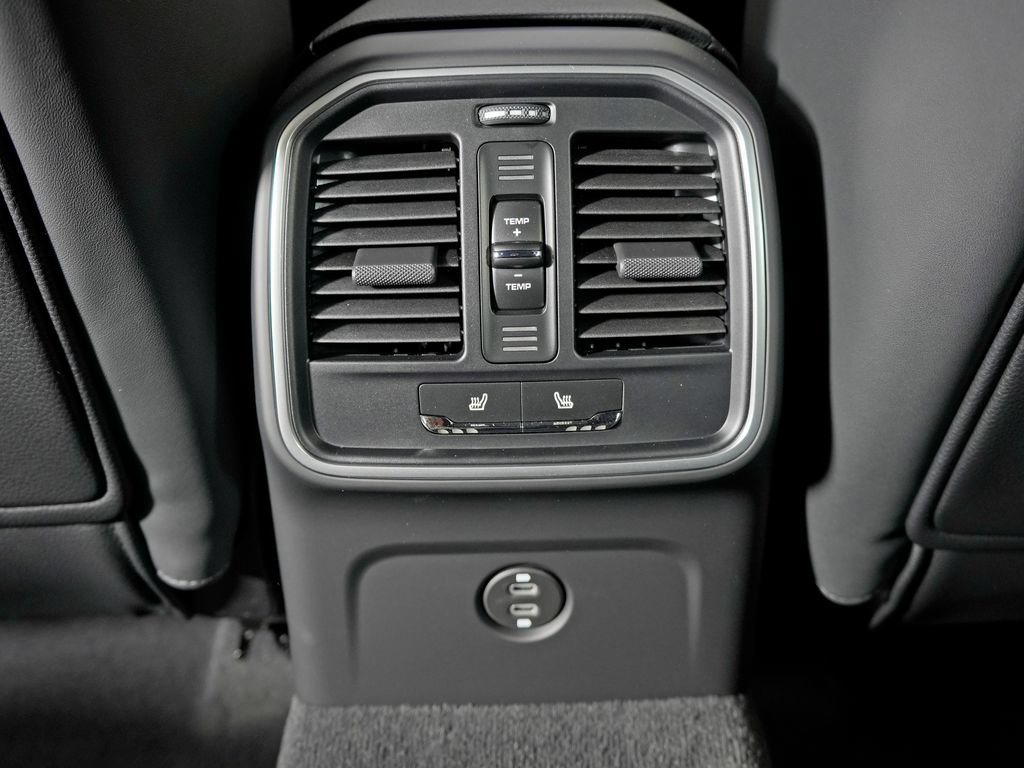 New 2026 Porsche Macan AWD/4WD image 35