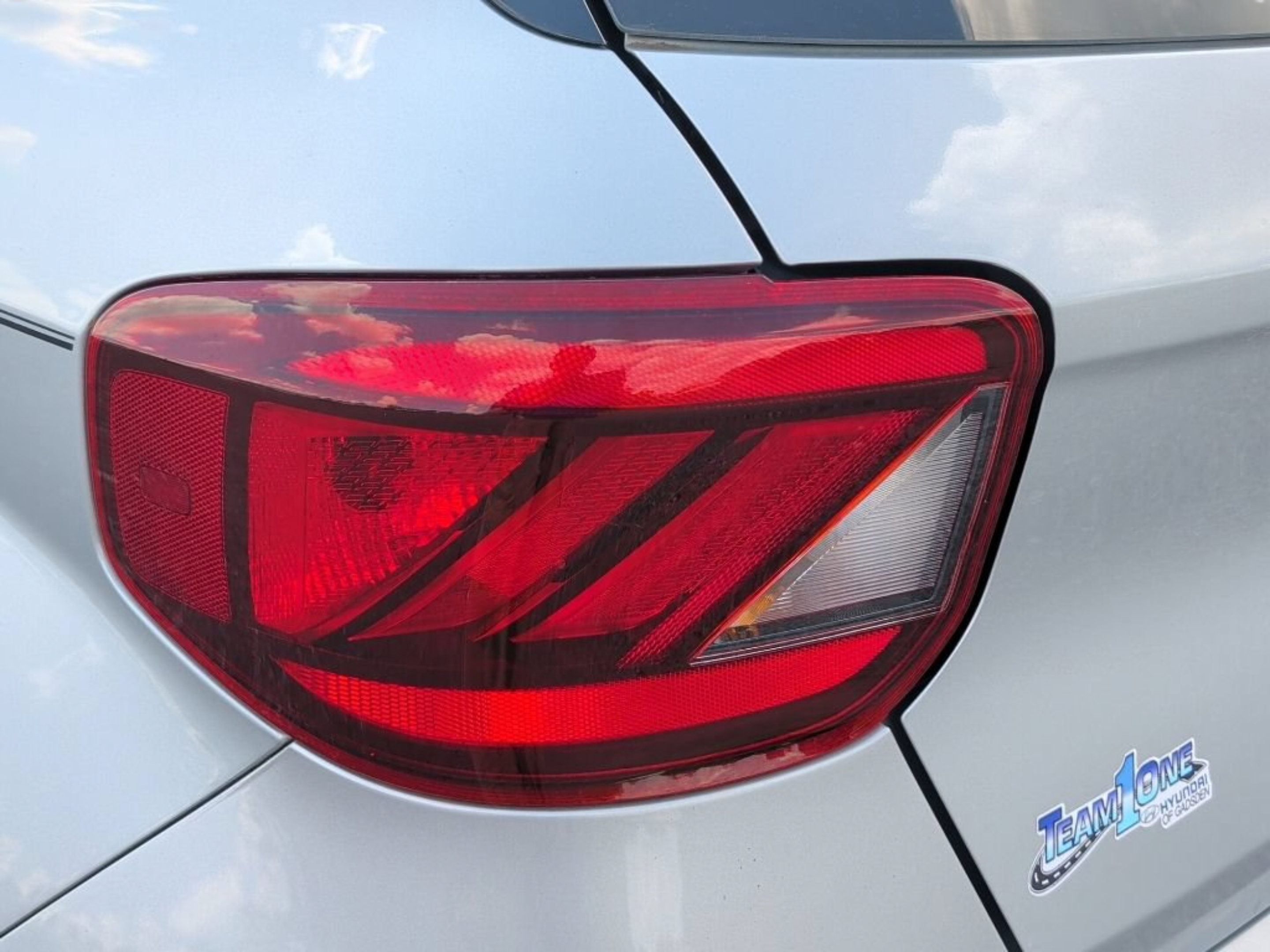 Used 2022 Hyundai Venue SEL FWD image 14