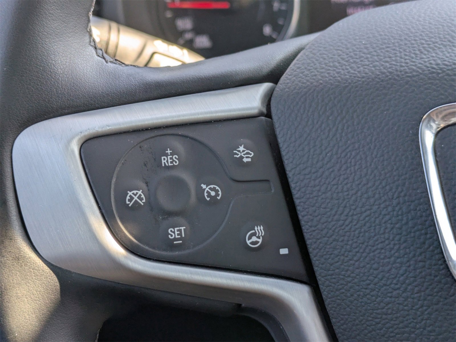 Used 2023 GMC Terrain SLT image 29