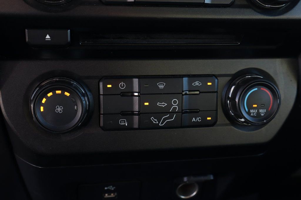 Used 2017 Ford F550 2WD Regular Cab Super Duty image 40