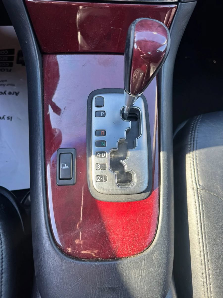 Used 2004 Lexus ES 330 w/ Premium Pkg FWD image 11