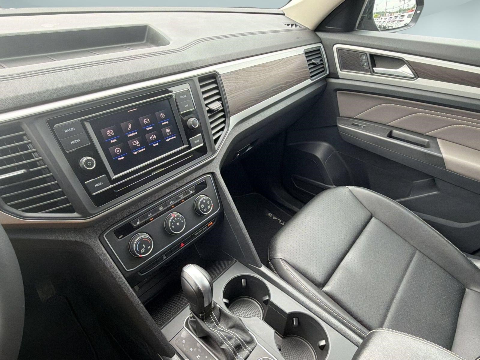 Used 2023 Volkswagen Atlas SE AWD/4WD image 16