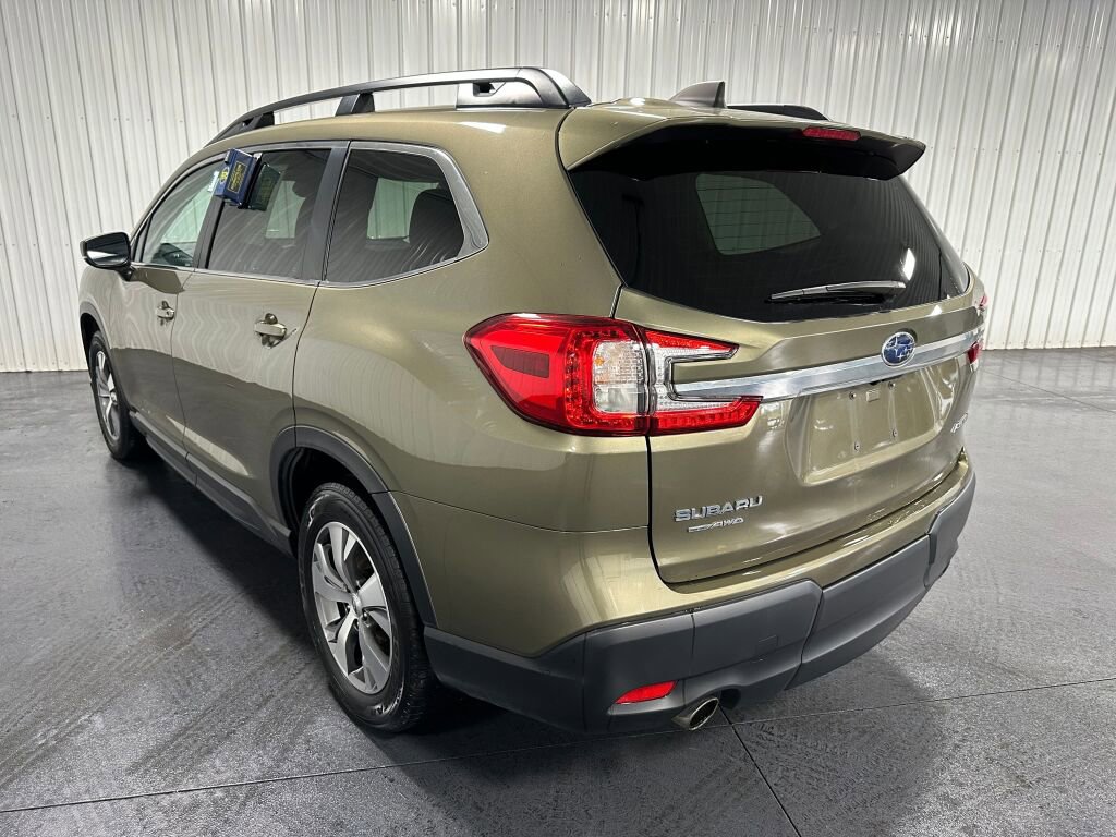 Used 2024 Subaru Ascent Premium image 3