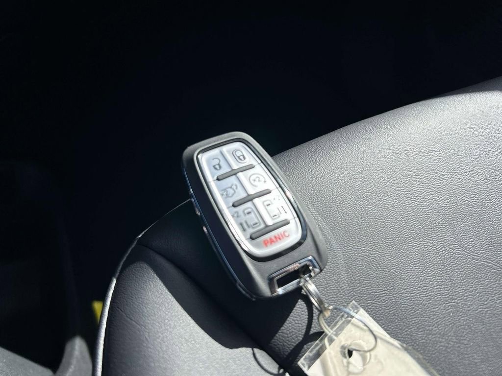 New 2026 Chrysler Voyager LX FWD image 14