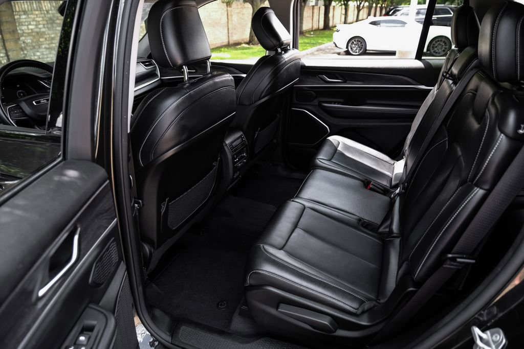 Used 2022 Jeep Grand Cherokee L Limited RWD image 48