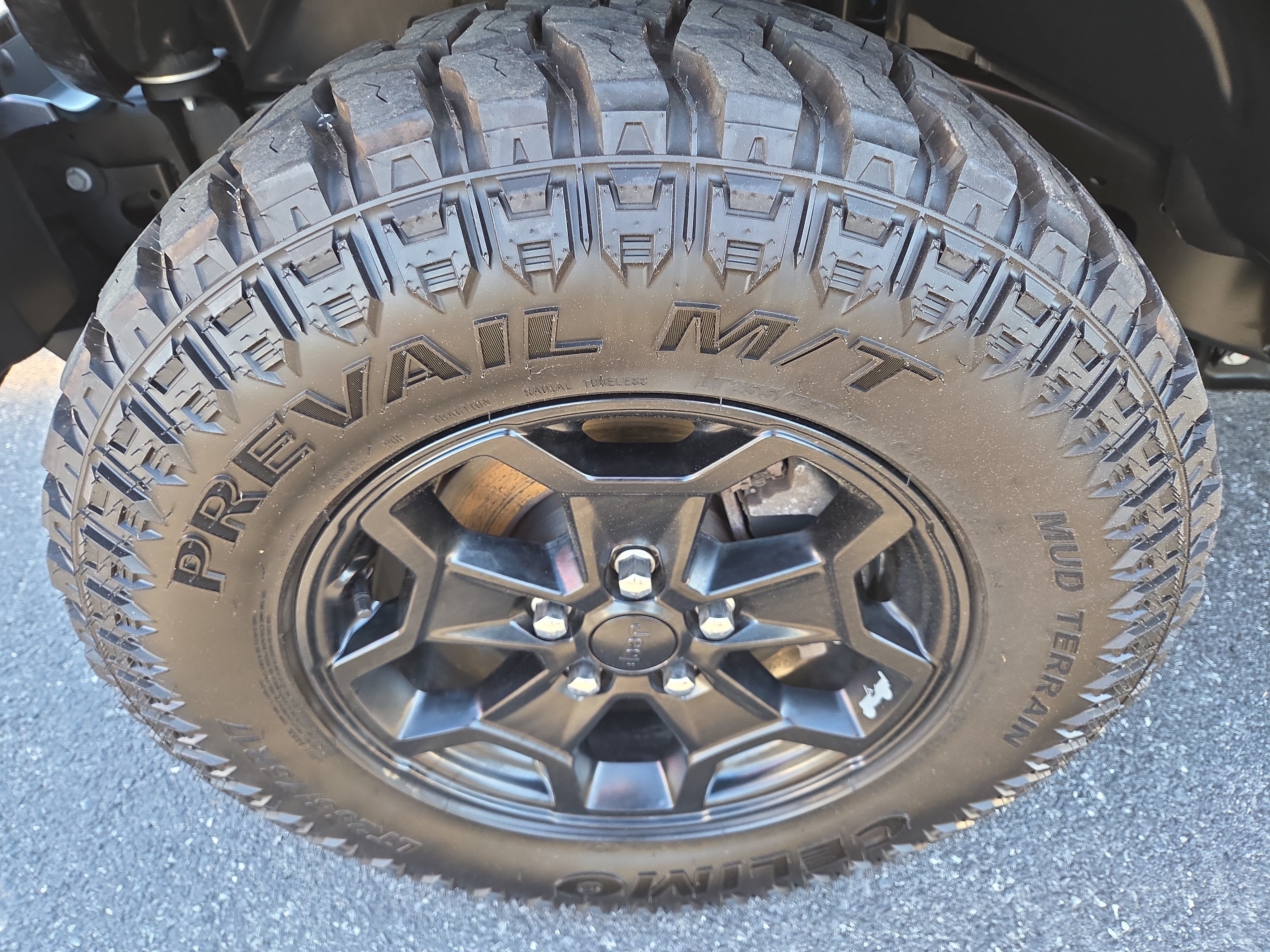 Certified 2022 Jeep Gladiator Overland AWD/4WD image 13