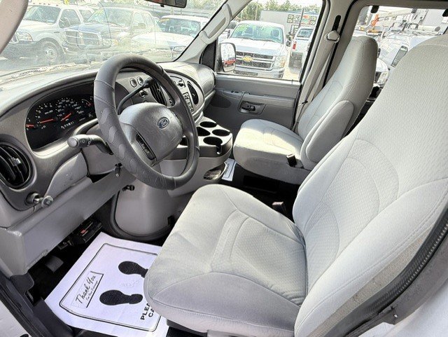 Used 2008 Ford E-150 and Econoline 150 Wagon RWD image 14
