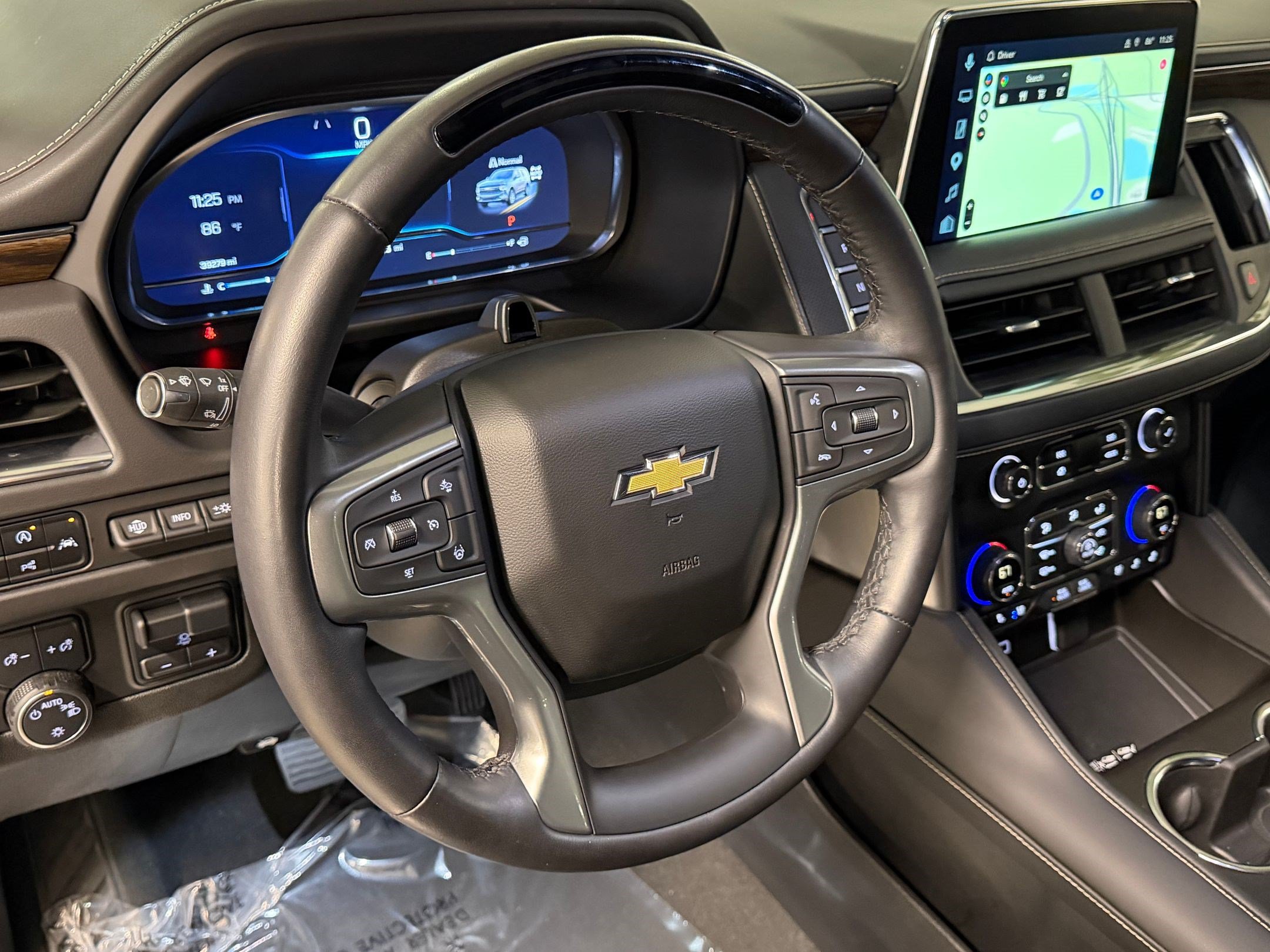 Used 2024 Chevrolet Tahoe Premier w/ Advanced Technology Package AWD/4WD image 4