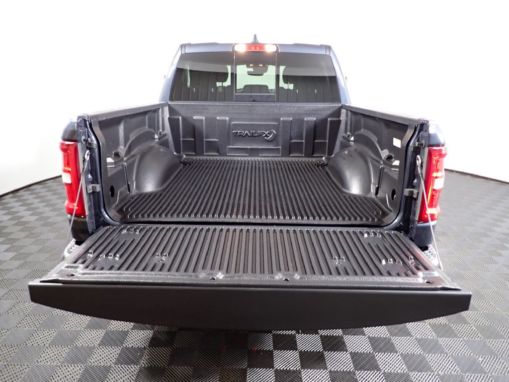 Used 2025 RAM 1500 Big Horn AWD/4WD image 16