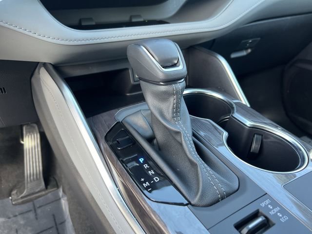 Used 2025 Toyota Highlander Limited image 18