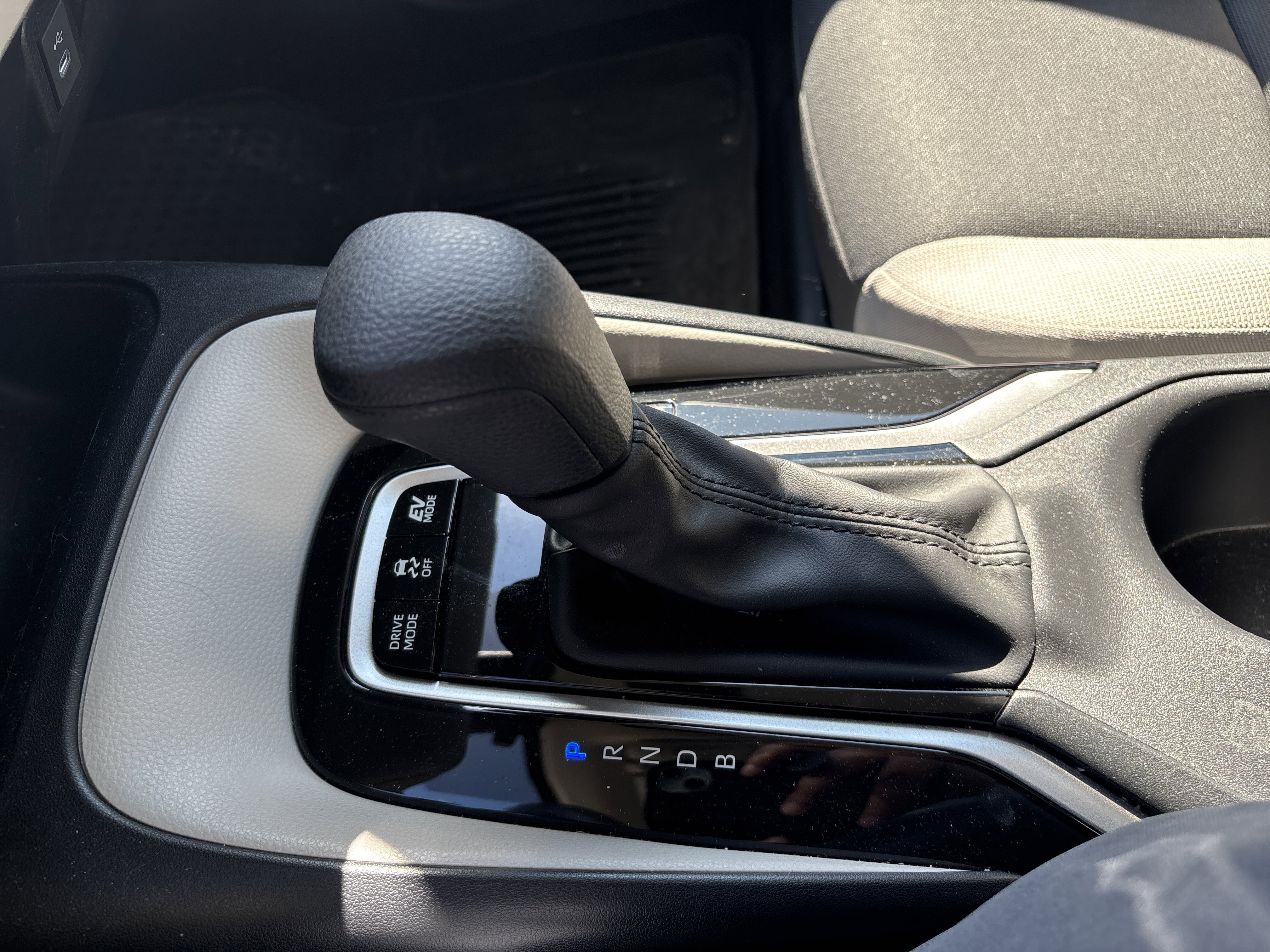 Certified 2025 Toyota Corolla LE image 24