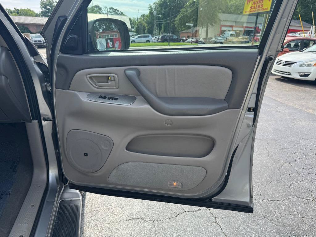 Used 2001 Toyota Sequoia Limited RWD image 21