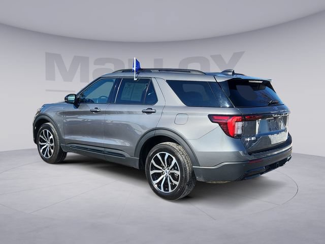 Used 2025 Ford Explorer ST-Line AWD/4WD image 3
