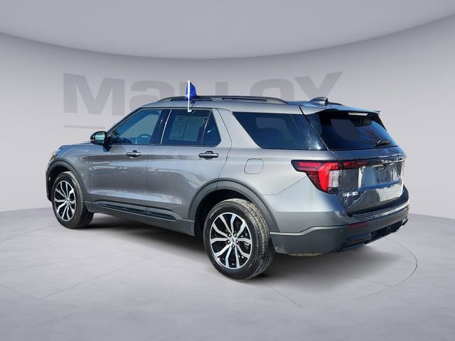 Used 2025 Ford Explorer ST-Line image 3