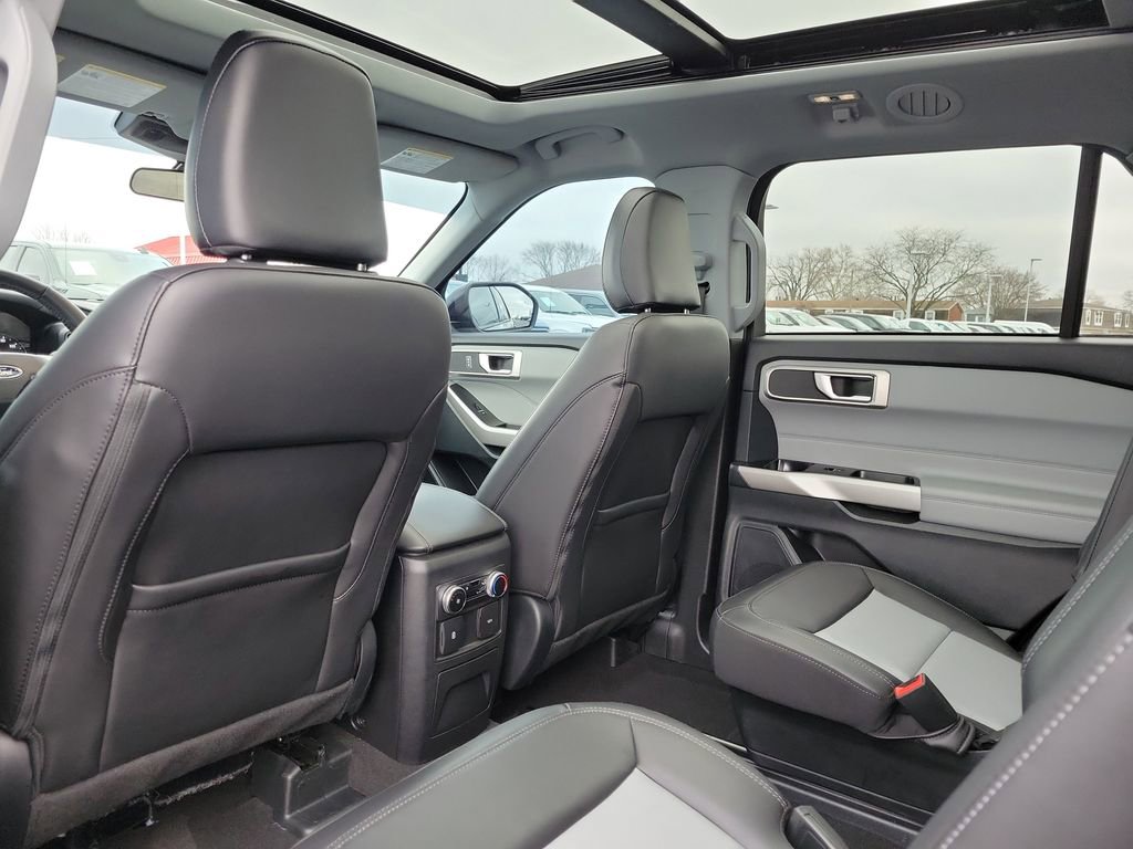 Certified 2023 Ford Explorer XLT w/ Equipment Group 202A image 15