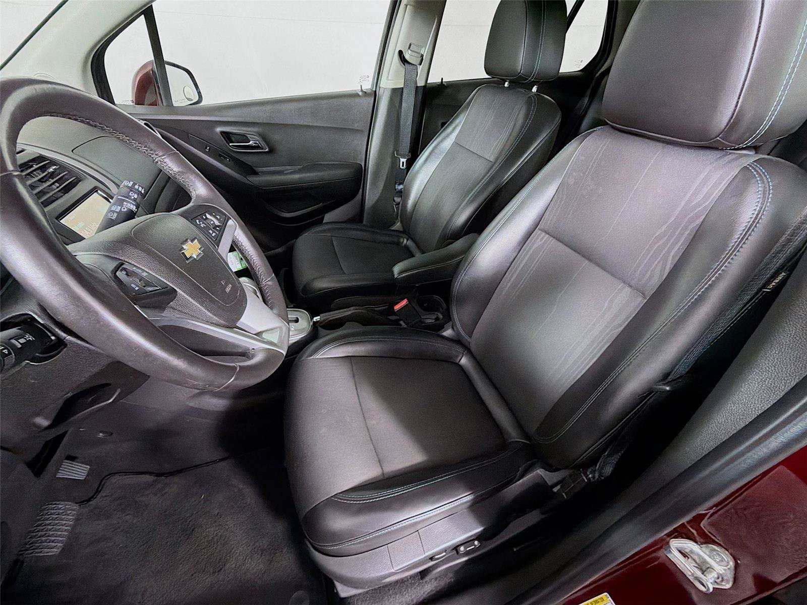 Used 2016 Chevrolet Trax LT w/ LT Convenience Package AWD/4WD image 2