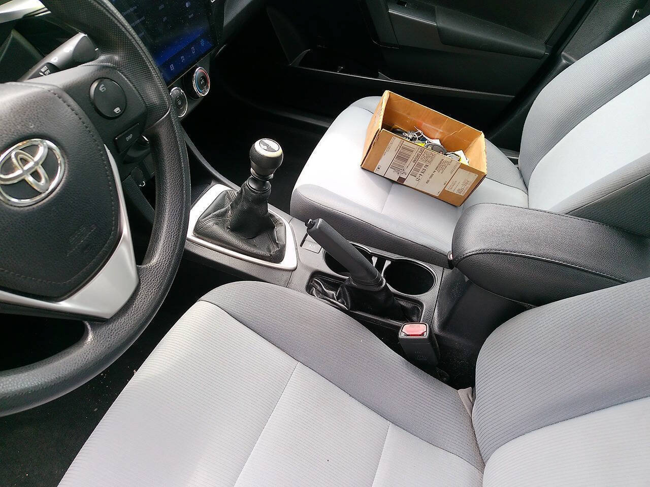 Used 2014 Toyota Corolla L FWD image 22