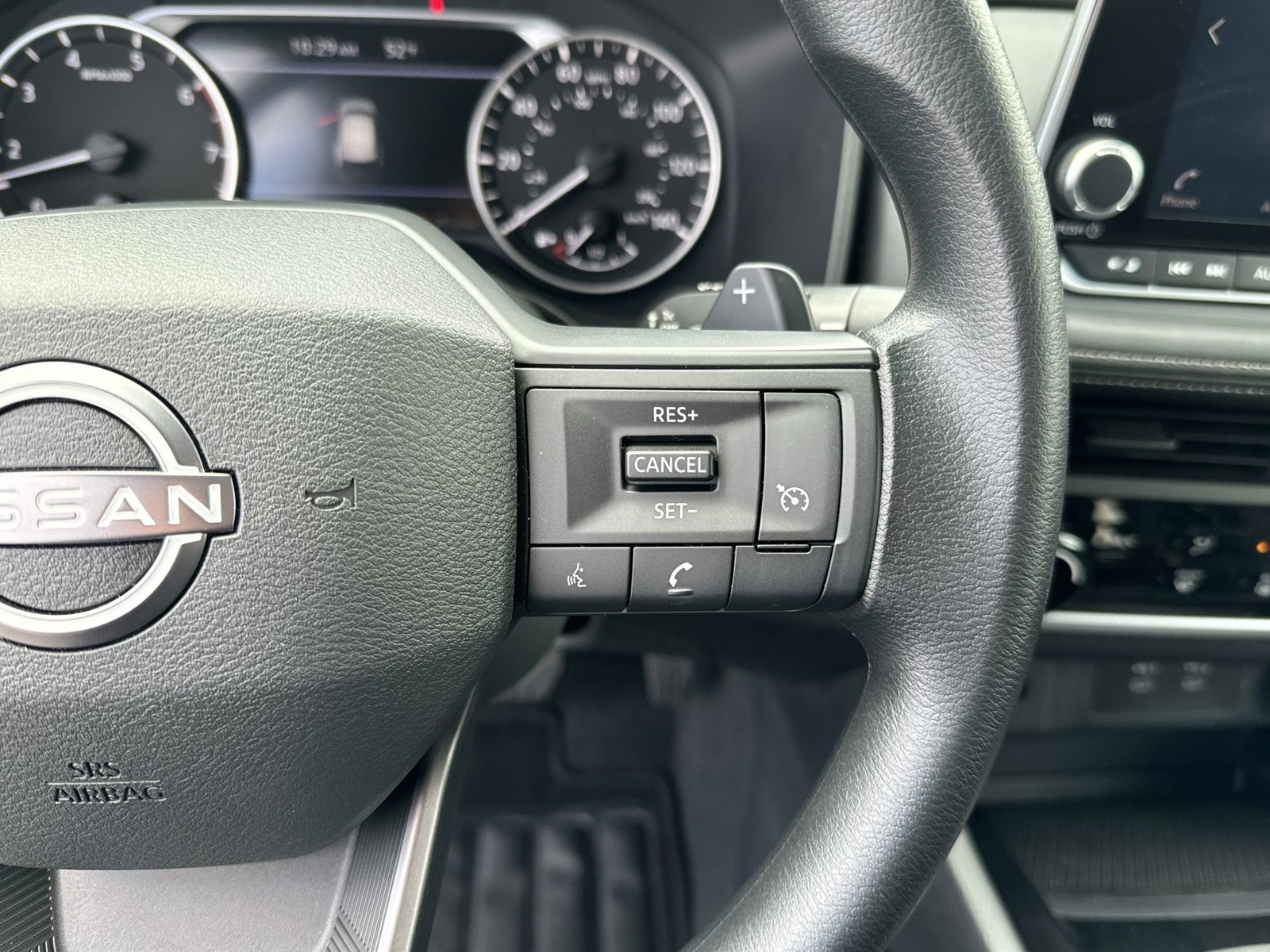 Used 2025 Nissan Rogue S AWD/4WD image 13
