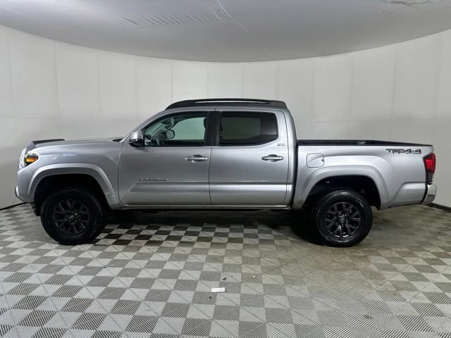 Used 2023 Toyota Tacoma SR5 AWD/4WD image 4