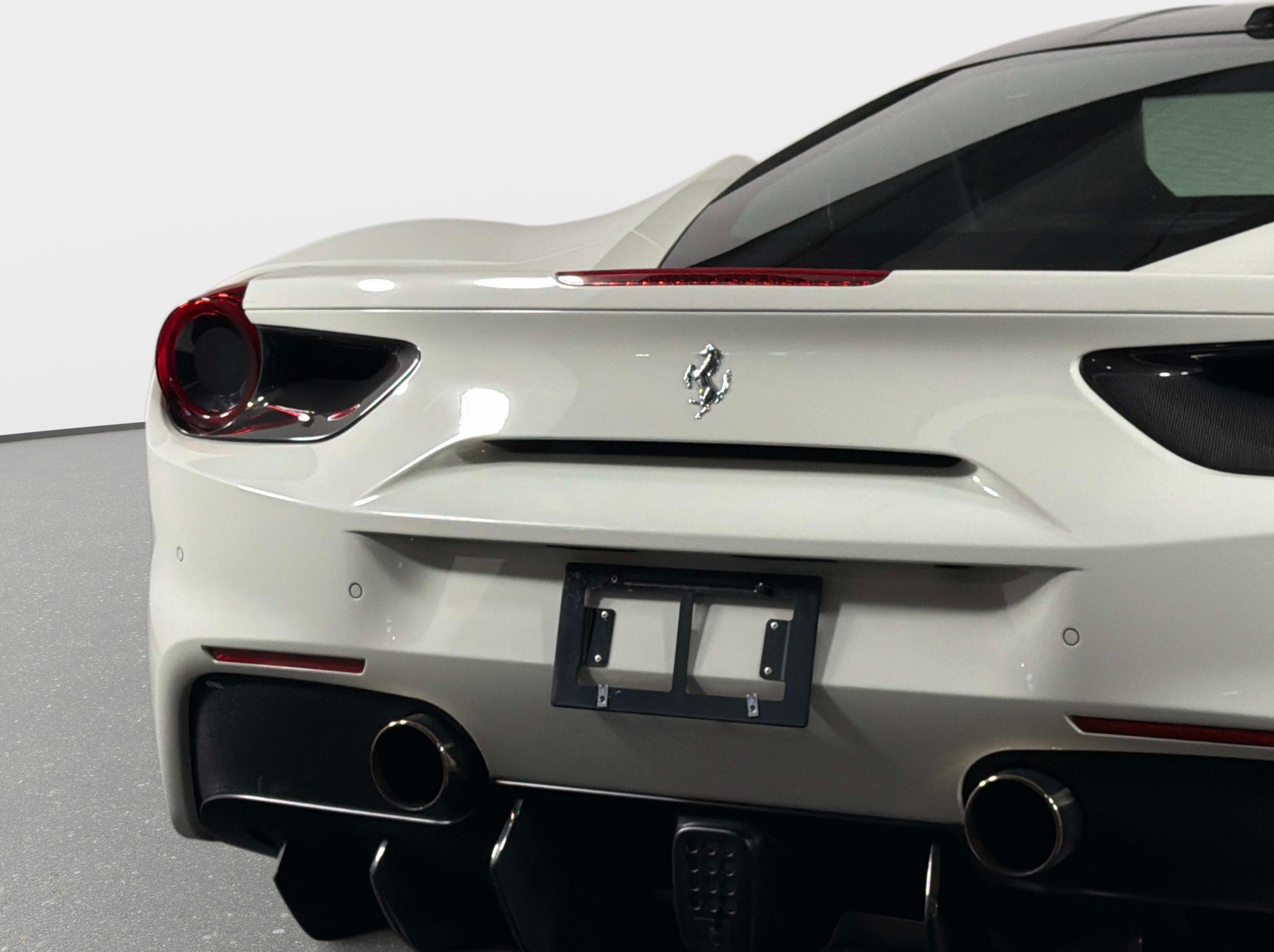 Used 2019 Ferrari 488 GTB RWD image 11