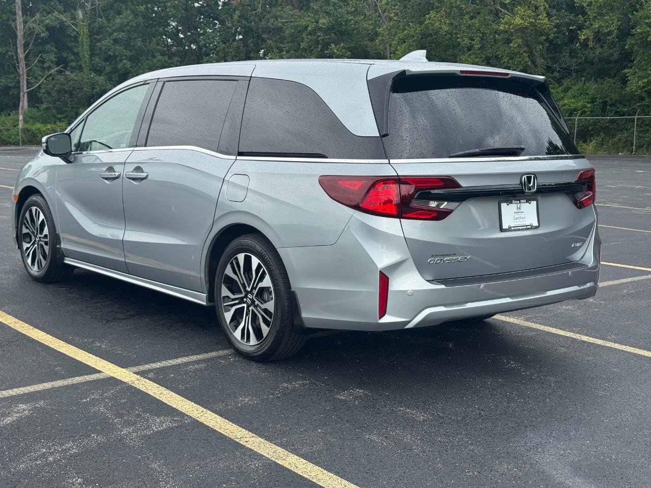 Certified 2026 Honda Odyssey Elite image 4